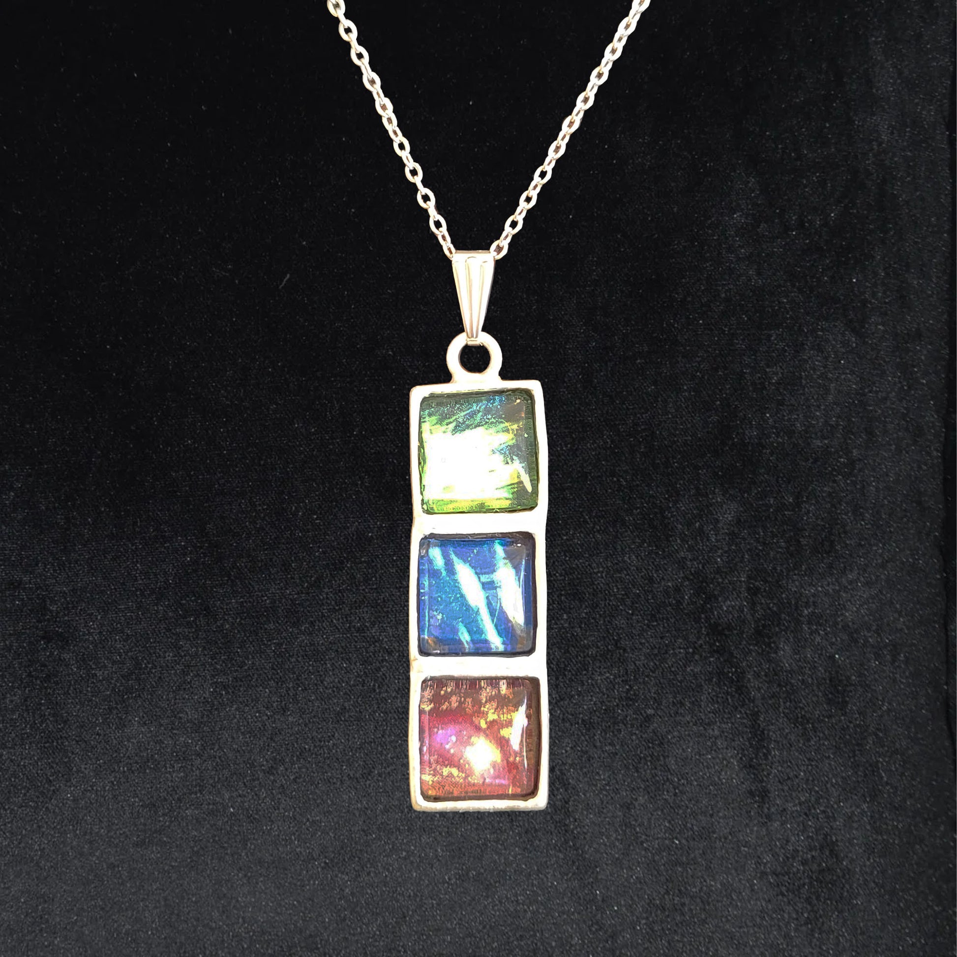 GeoGraphic Gems Pendant GG354