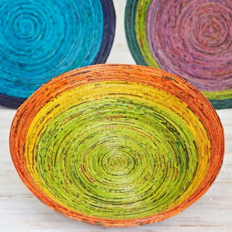 Newspaper Round Bowl XL Orange Yellow Green