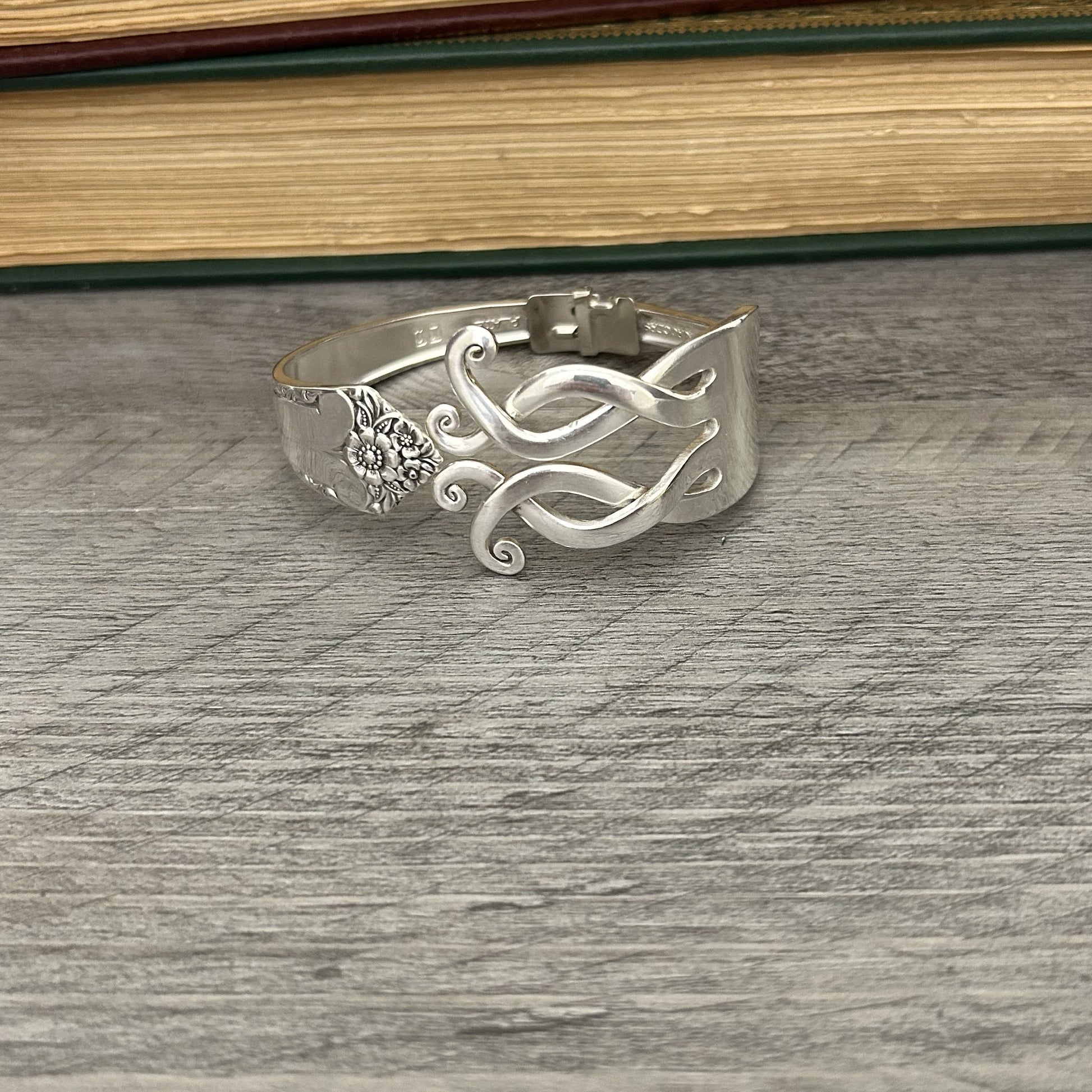 Fork Premium Bracelet - Resonance