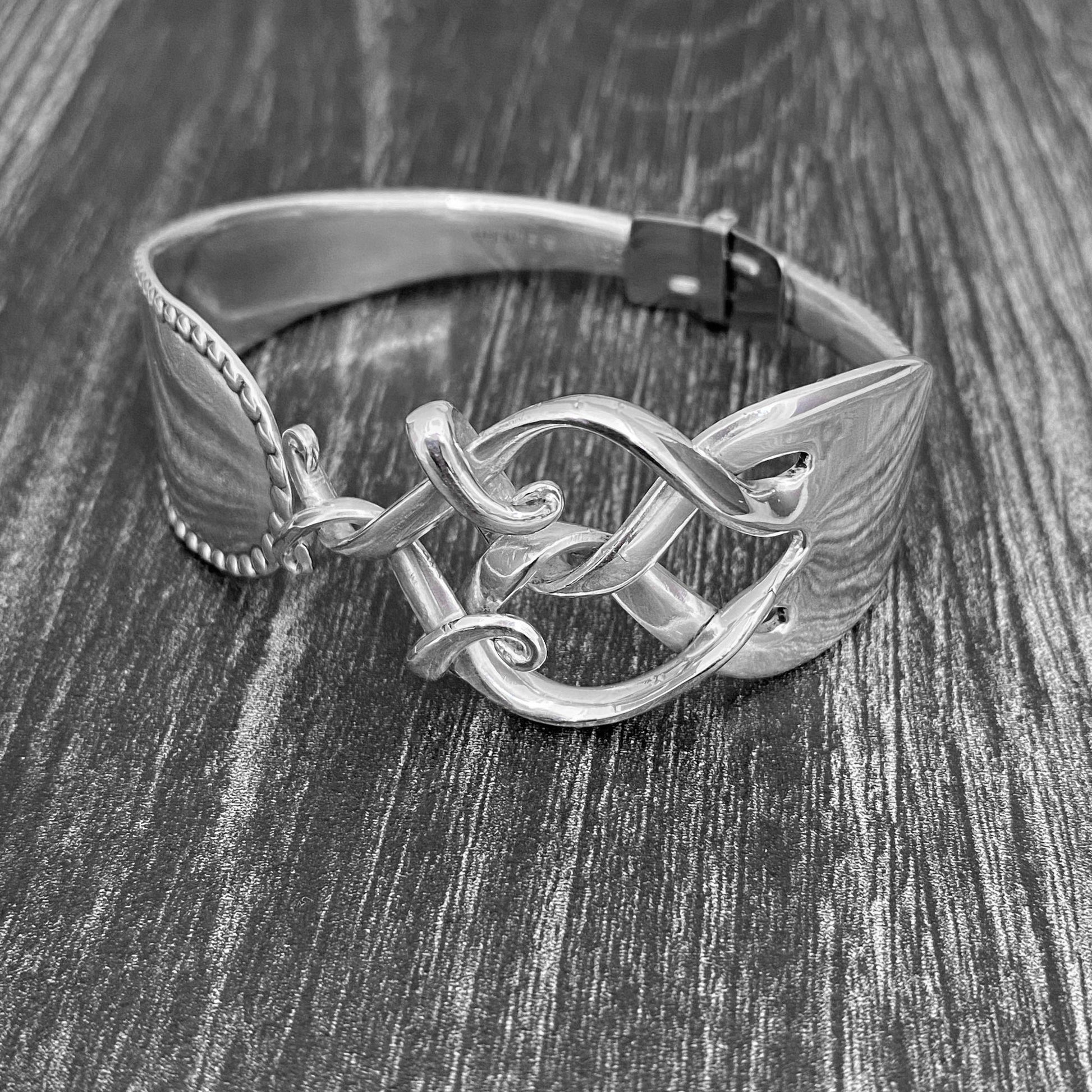 Fork Premium Bracelet - Curiosity
