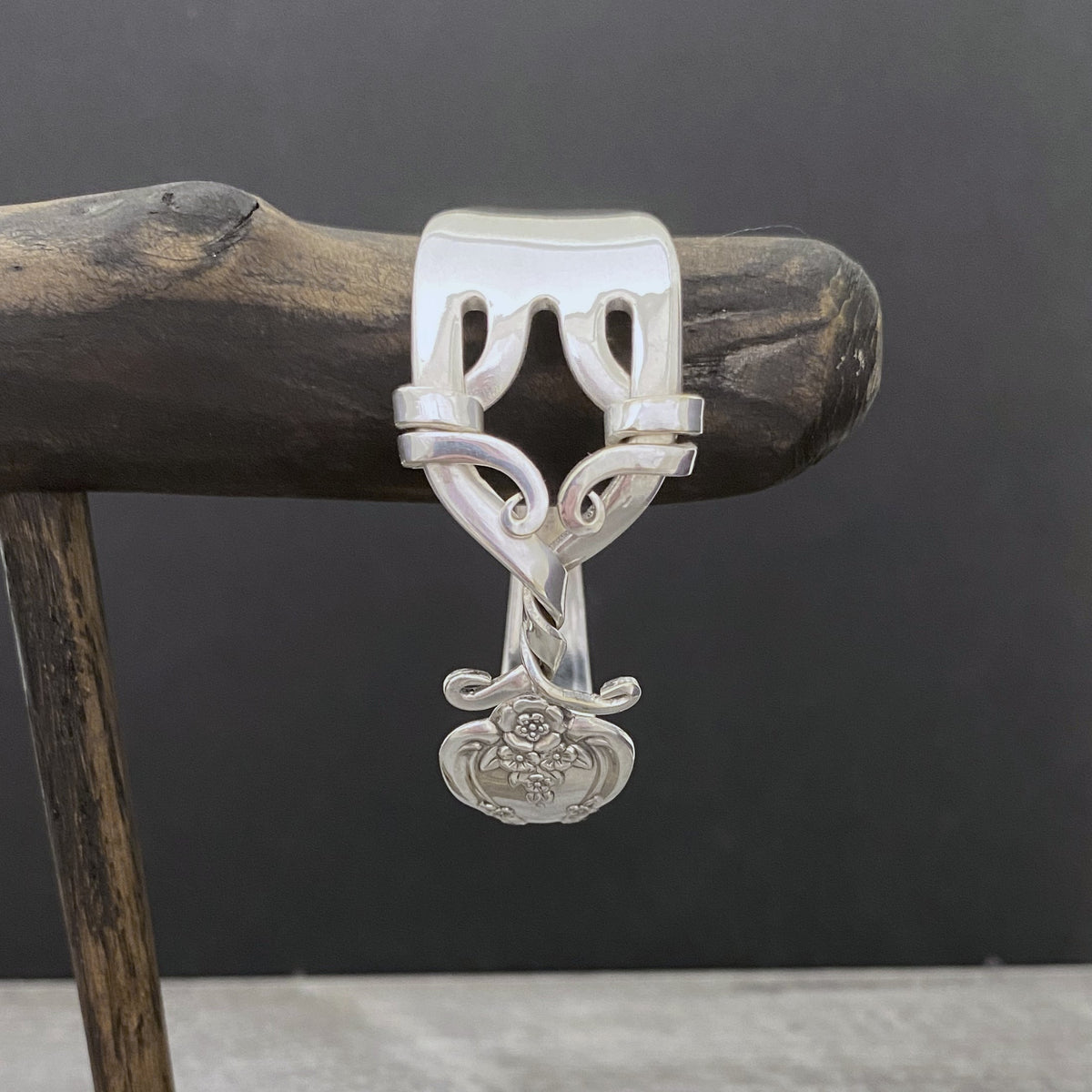 Fork Premium Bracelet - Introversion