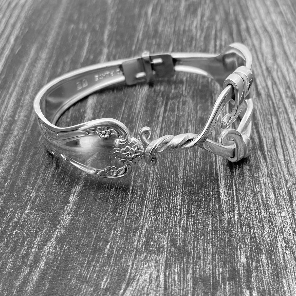 Fork Premium Bracelet - Introversion