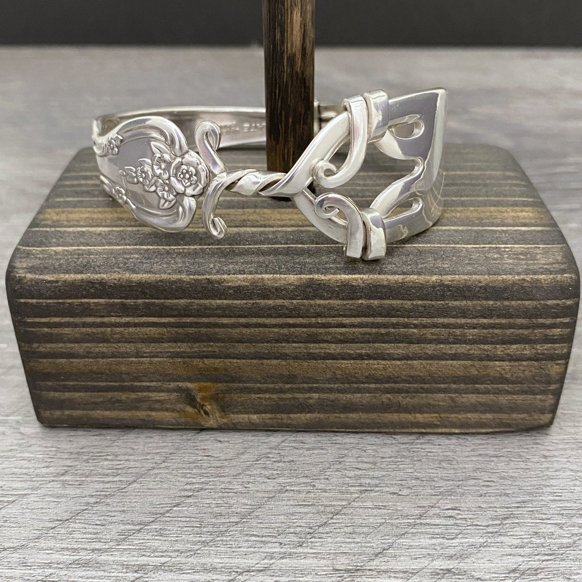 Fork Premium Bracelet - Introversion
