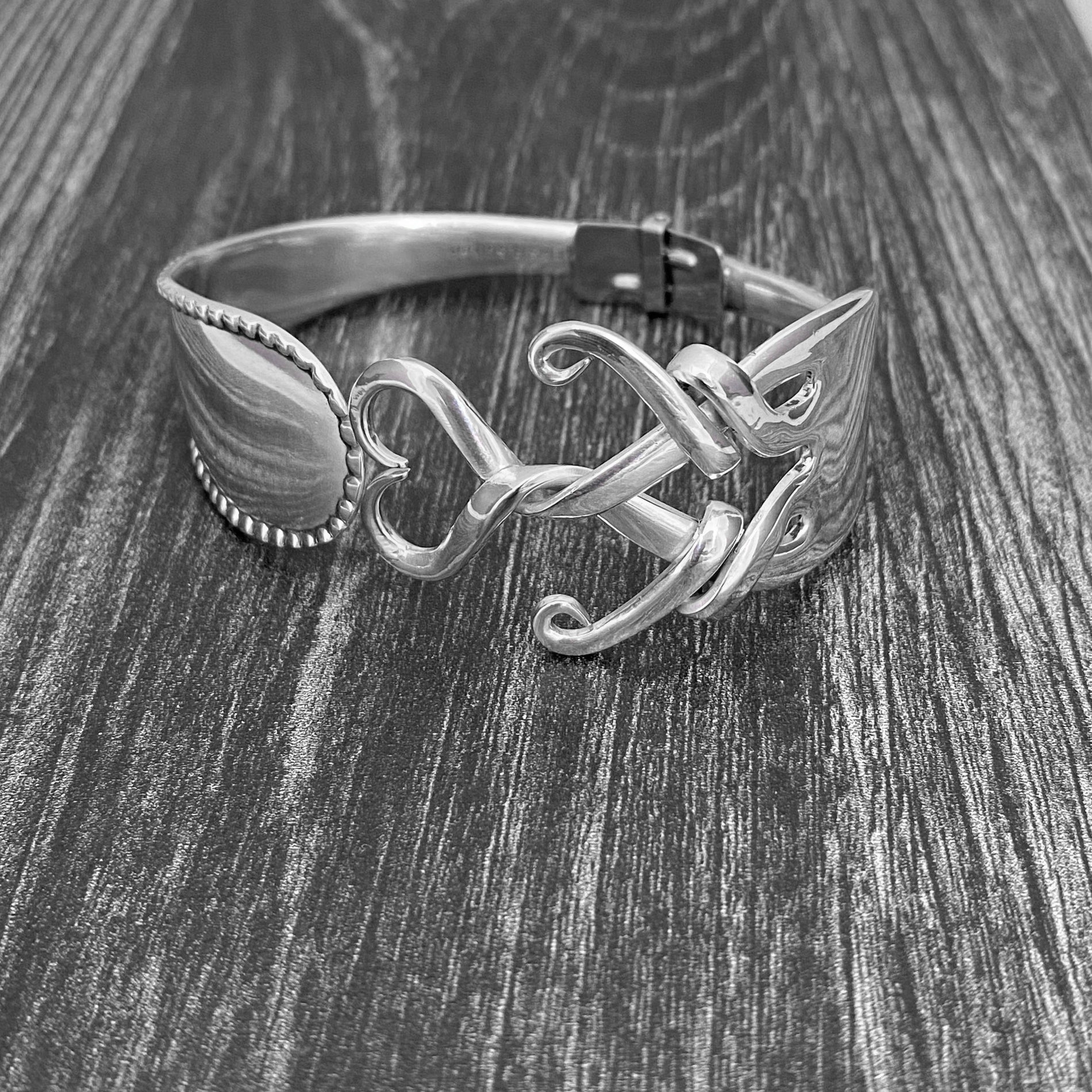 Fork Premium Bracelet - Love's Embrace