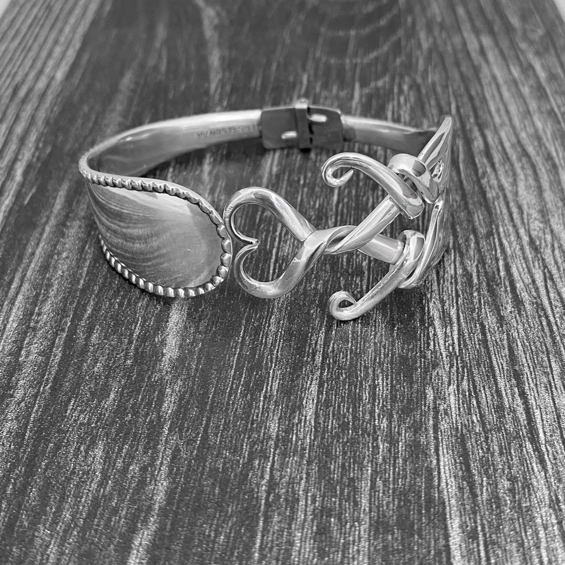 Fork Premium Bracelet - Love's Embrace