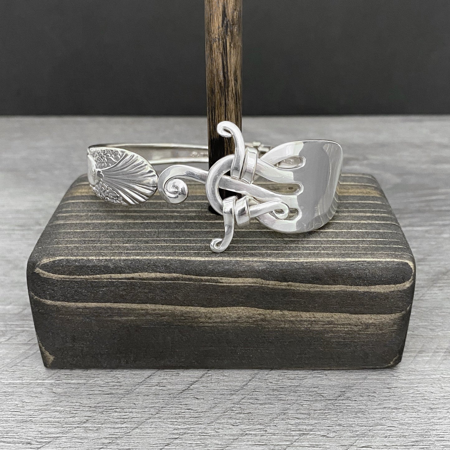 Fork Premium Bracelet - Oracle